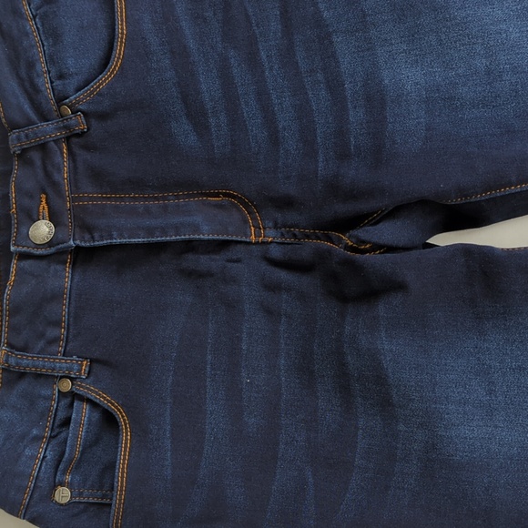 Tahari Distressed Whiskering Dark Wash Jeans 4/27 Dark Wash Blue - Picture 11 of 15